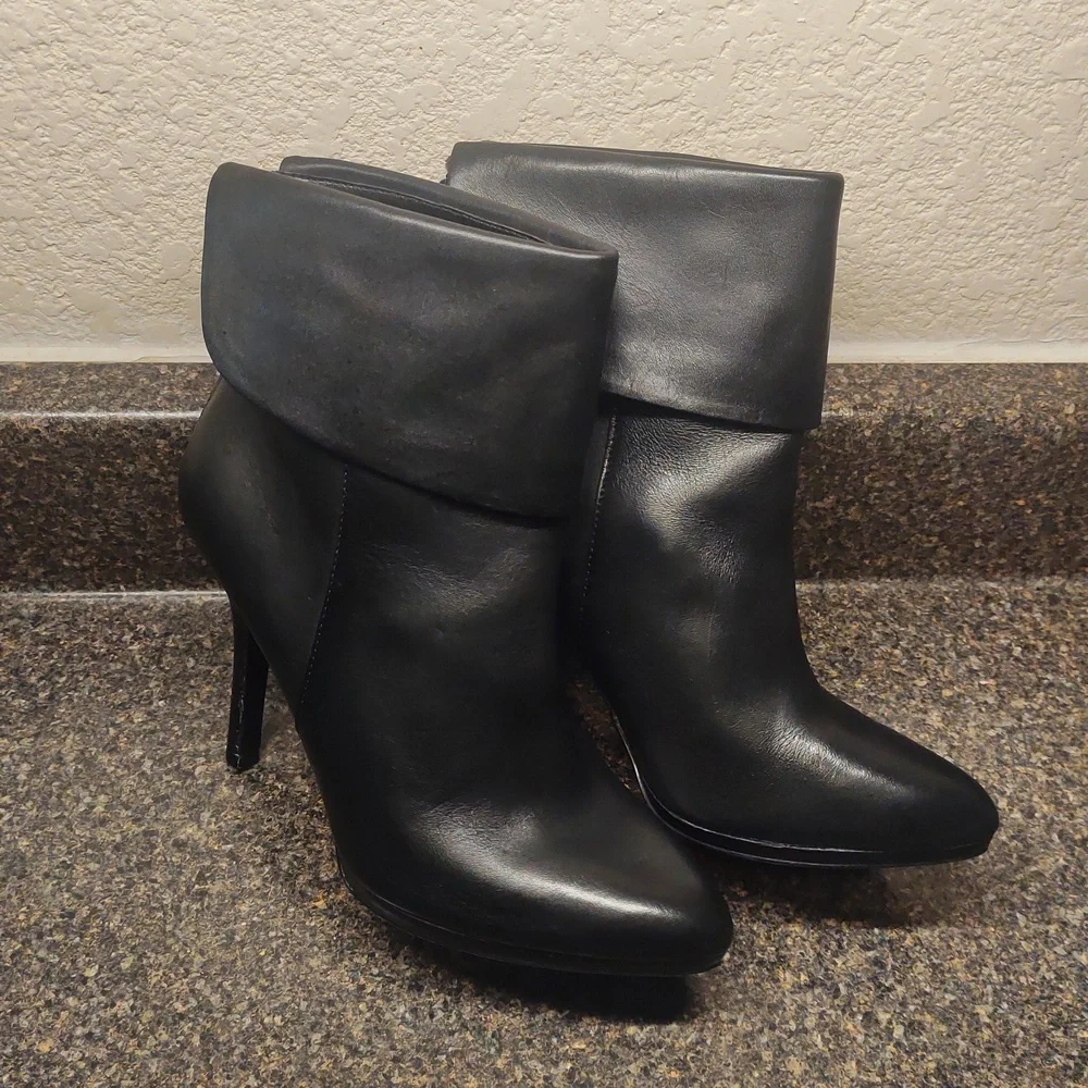 LIKE NEW! Ralph Lauren "Leola" Black High Heel Ankle Boots MSRP $140 (Copy) - Picture 3 of 16